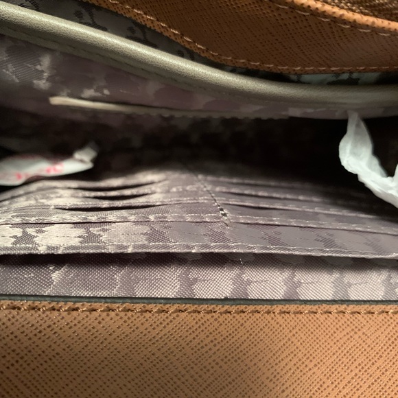 New Karl Lagerfled Paris Crossbody - Picture 5 of 6